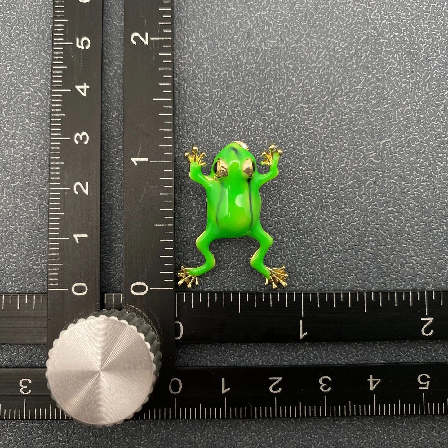 Creative Enamel Tree Frog Post Earrings