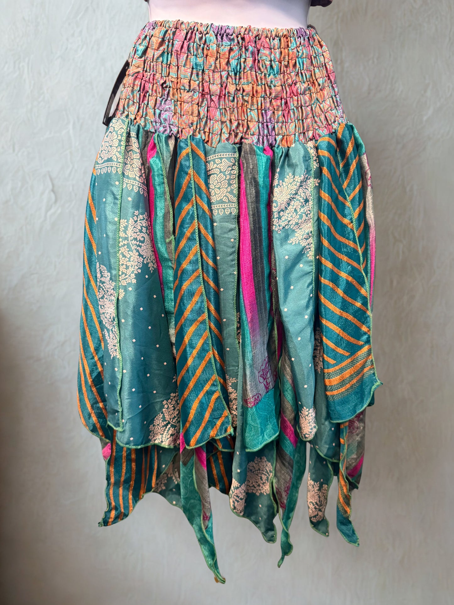 Women's Pixie Diamond Cut Printed Asymmetric Skirt