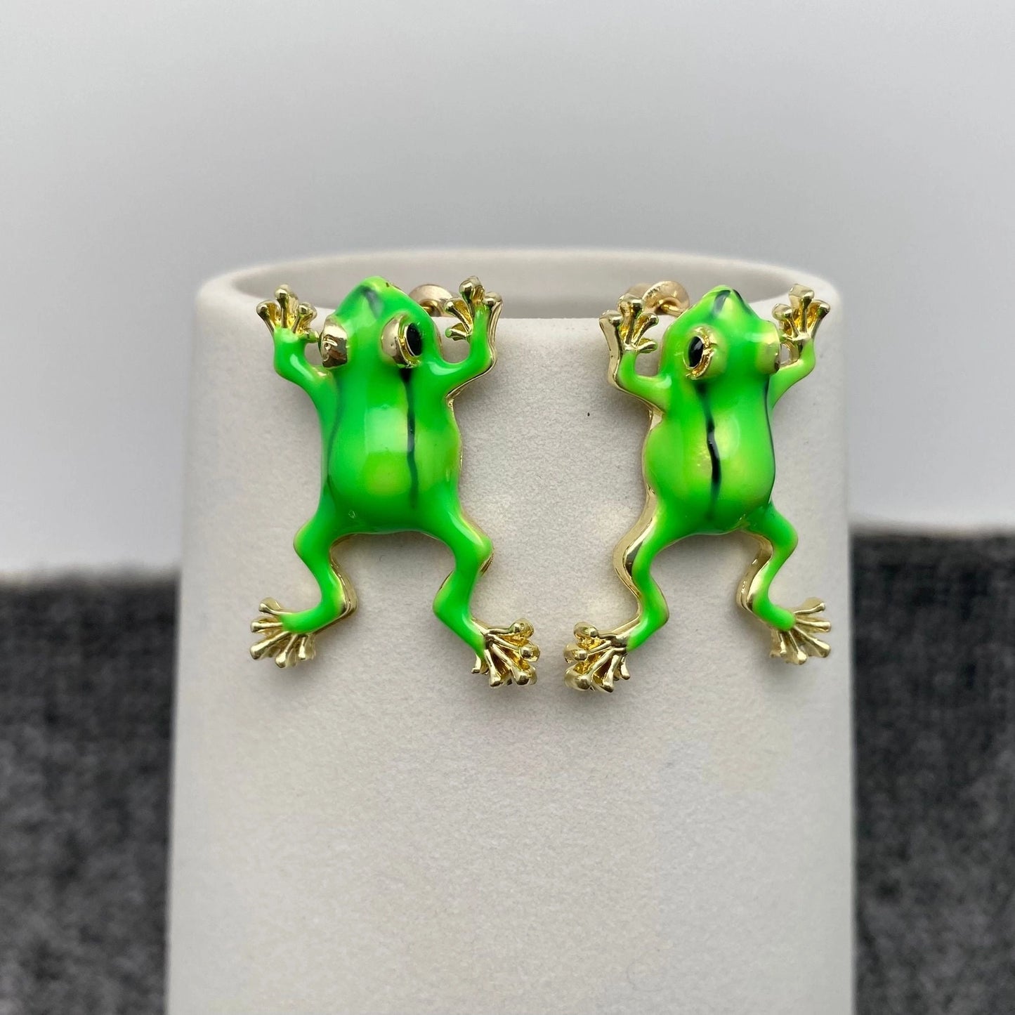 Creative Enamel Tree Frog Post Earrings
