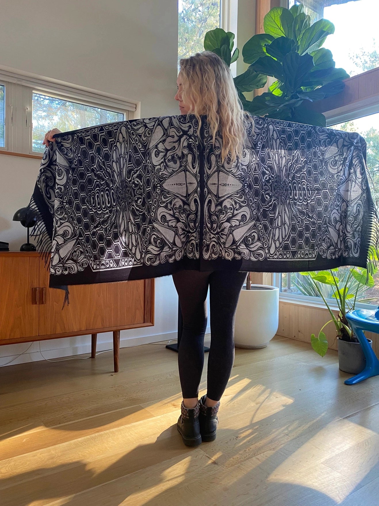 Hives Mind Bee Pashmina