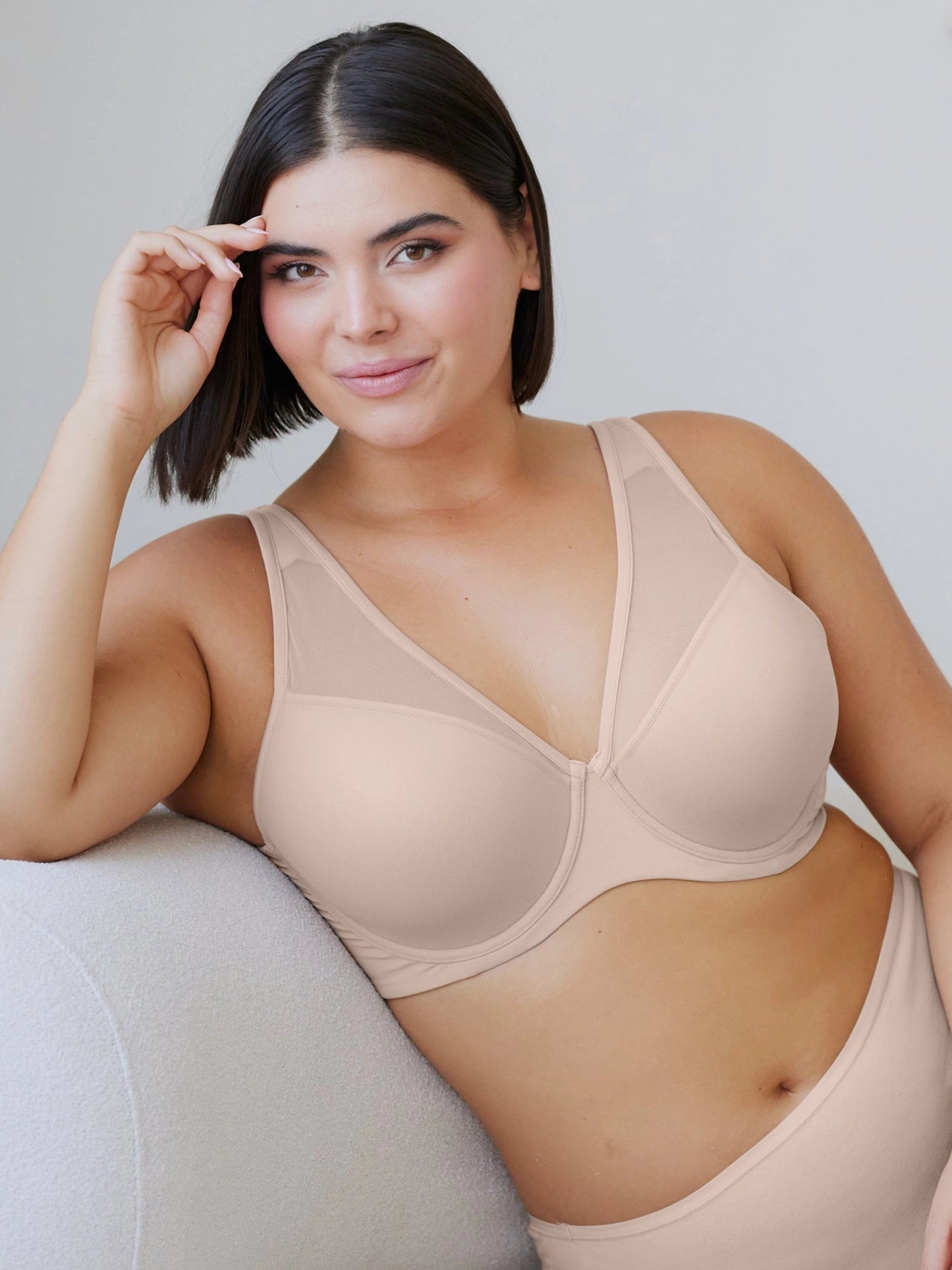 The Jolene Natural Perfect Plunge Underwire Bra
