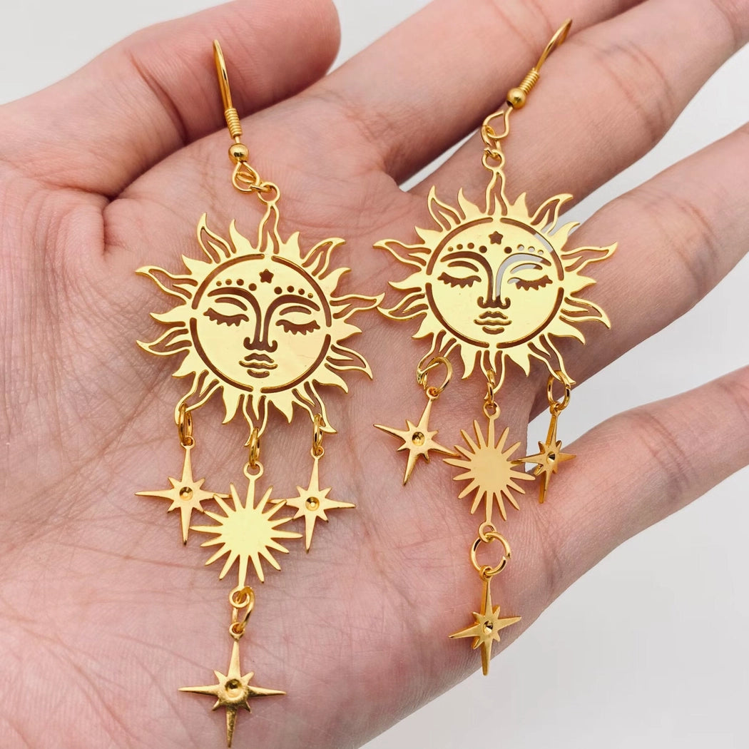 Golden Sun Face Star Pendant Earring